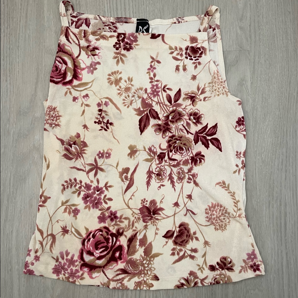 very pretty floral, maroon and shades of pink